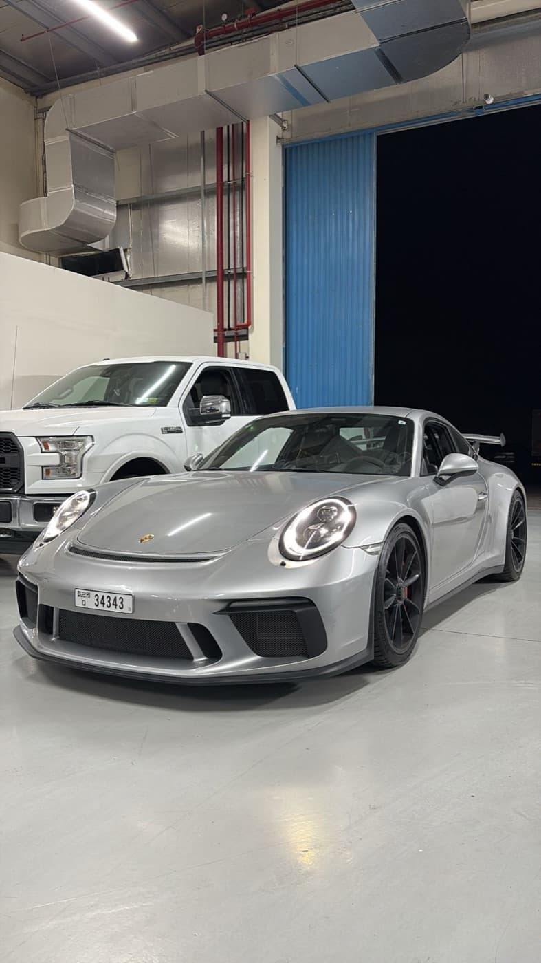 Porsche 911 GT3 in the ABE workshop in Dubai