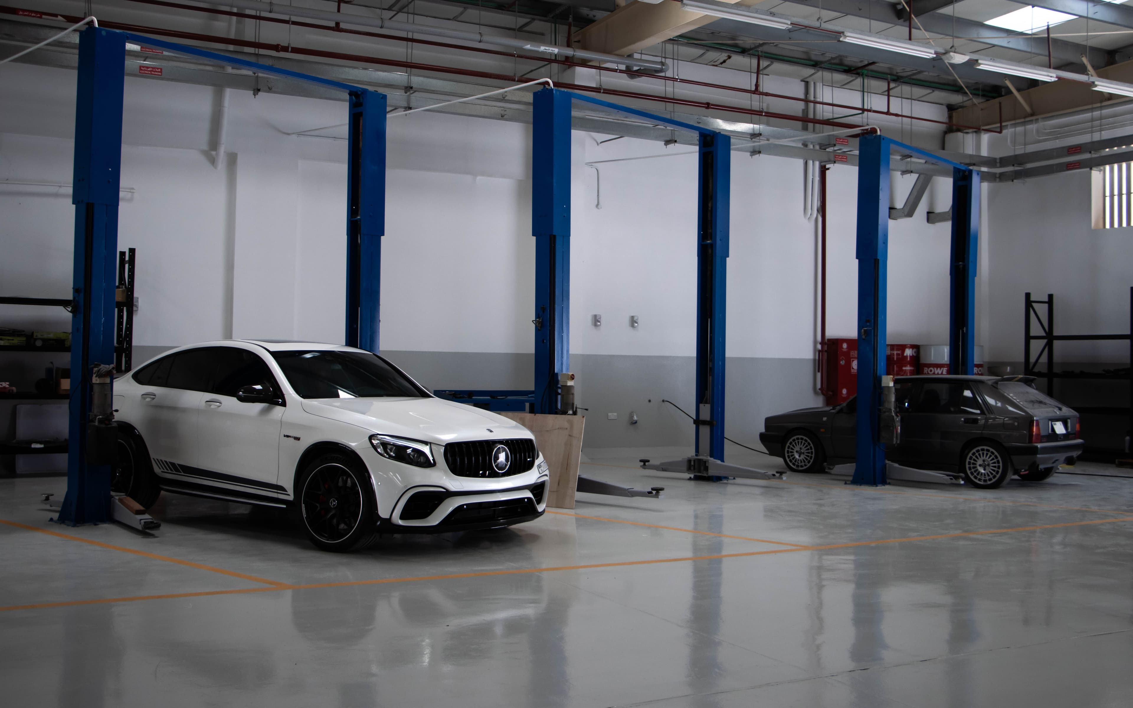 Car servicing and maintenance at ABE in Dubai